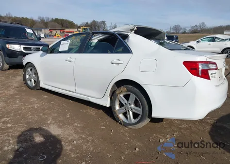 2014 Toyota Camry Se z USA, uszkodzony, nr VIN 4T1BF1FK0EU854486